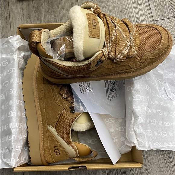 UGG Shoes - UGG Lowmel Sneakers – Women’s Casual Shoes – Comfortable & Stylish – Authentic